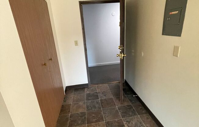 1 bed, 1 bath, 600 sqft, $620, Unit 2526-16