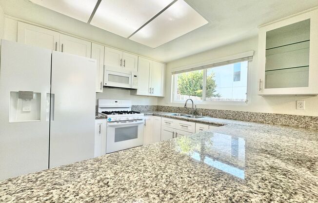 Amazing 4B/2.5BA house w/ washer/dryer & large yard in Del Mar!