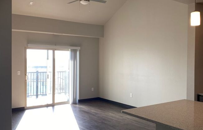 1 bed, 1 bath, 821 sqft, $1,325, Unit 204