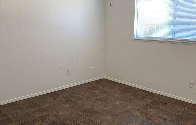 4909 EVANSTON CT
