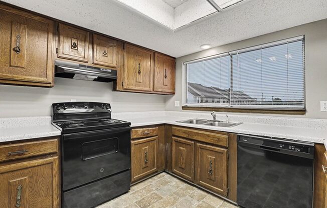 3 beds, 2.5 baths, 1,300 sqft, $1,495, Unit Chapel Dr-6825