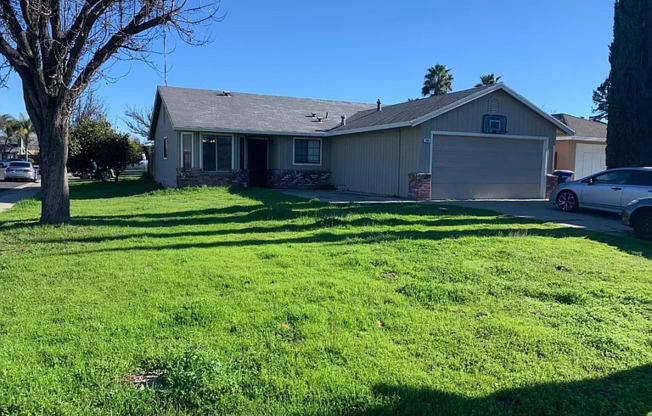 700 Lacross Ct, Modesto CA