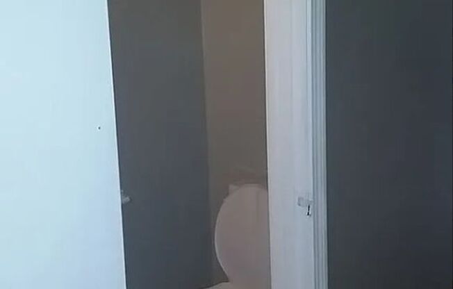 2x1.5 Townhouse Available!