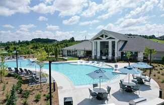 The Crest at Oakwood Apartments