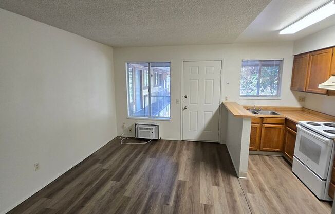 1 bed, 1 bath, 500 sqft, $1,050, Unit 46-8