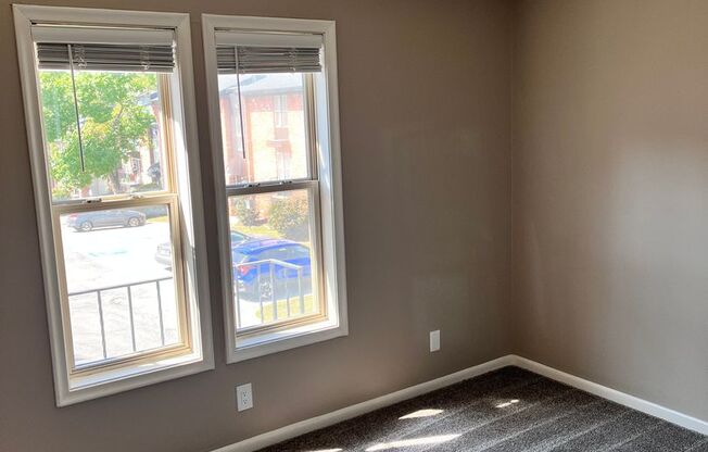 2 beds, 1 bath, 948 sqft, $1,199, Unit 069