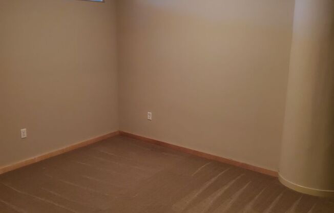 1 bed, 1 bath, 987 sqft, $1,975, Unit 111