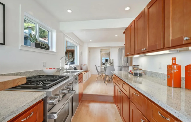Designer Condo w/Panoramic City, Bay Bridge Views – a MUST SEE! PROGRESSIVE