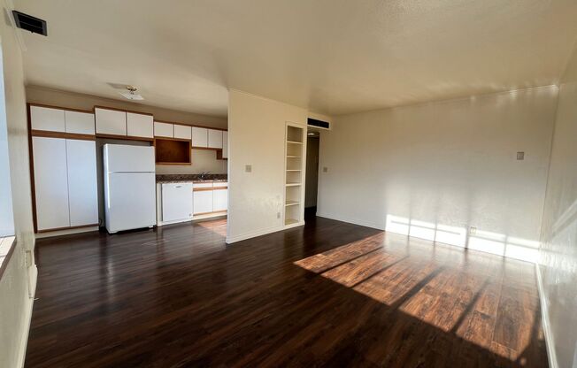 2 beds, 1 bath, 650 sqft, $1,495, Unit 704