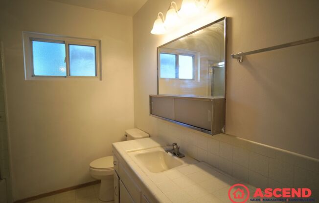 2 beds, 1 bath, 767 sqft, $900, Unit Unit D