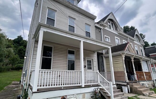 Spacious 4 Bedroom 1 Bathroom Single Family Home (Perry South)