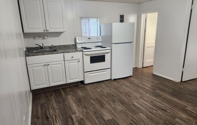 604 EAST HILLS ROAD