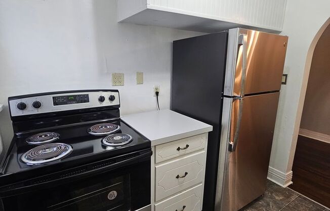 2 beds, 1 bath, 1,200 sqft, $1,250, Unit 1115 S Gary Pl