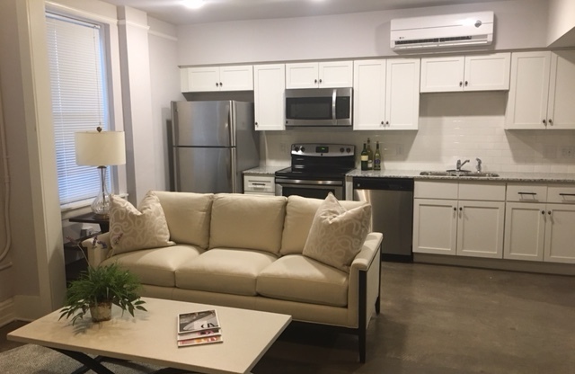 1 bed, 1 bath, 550 sqft, $1,400, Unit 405