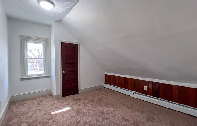 3 beds, 1 bath, $1,750, Unit 3rd Fl