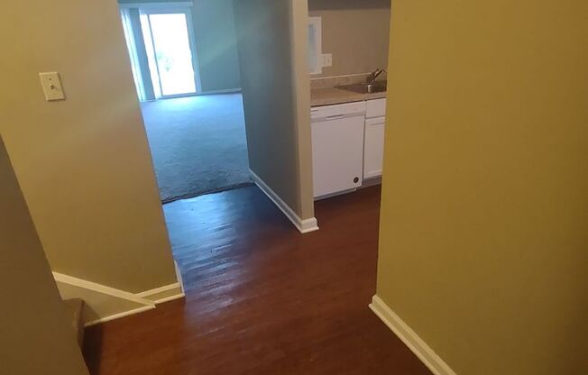 2 beds, 1.5 baths, 1,100 sqft, $1,035, Unit 53