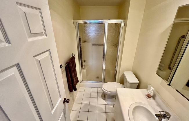 2 beds, 2 baths, 1,206 sqft, $3,000, Unit 205