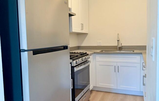 2 beds, 1.5 baths, $2,450, Unit 3