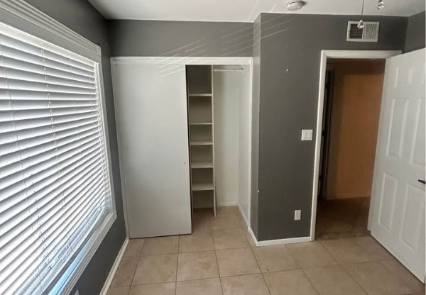 4025 E SAINT CHARLES AVE