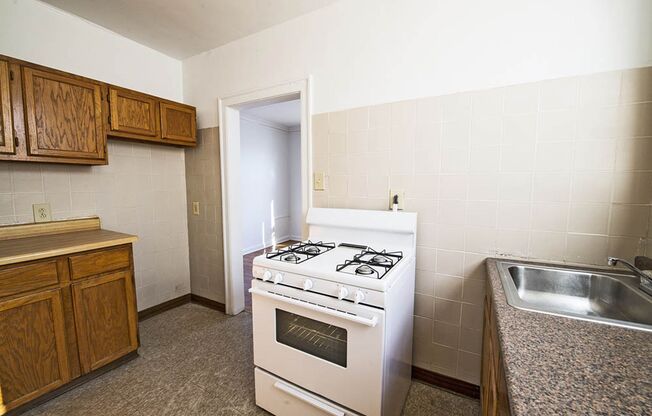 1815 W 77th