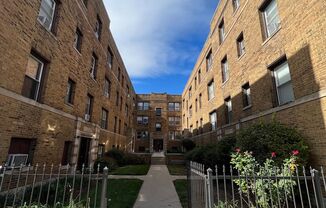 2 beds, 1 bath, $1,450, Unit 3818 -2S