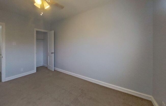 2 beds, 1 bath, $1,275, Unit Unit 2