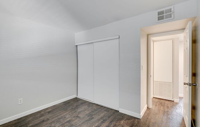 2 beds, 1 bath, 720 sqft, $1,100, Unit F-57