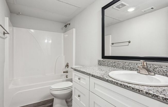 3 beds, 2 baths, $1,598, Unit 1422