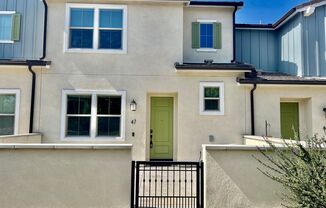 Beautiful Upgraded 3-Bedroom Townhouse in Chula Vista!