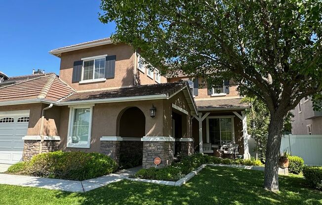 Beautiful 5 Bed/3 Bath Murrieta Gem with Pool And Mountain Views!