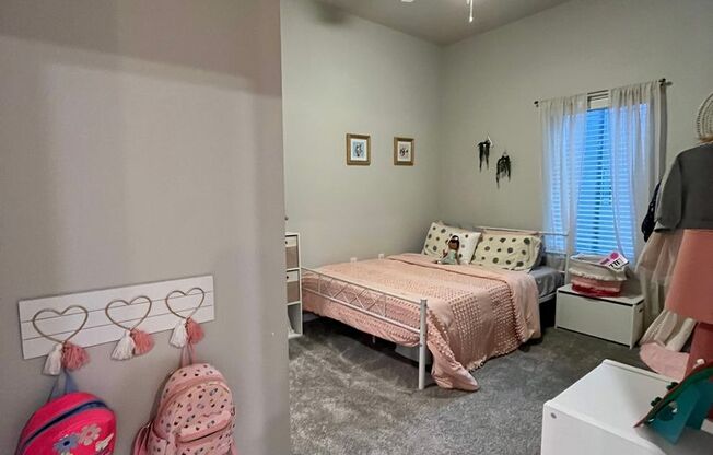 2 beds, 2 baths, 980 sqft, $1,450