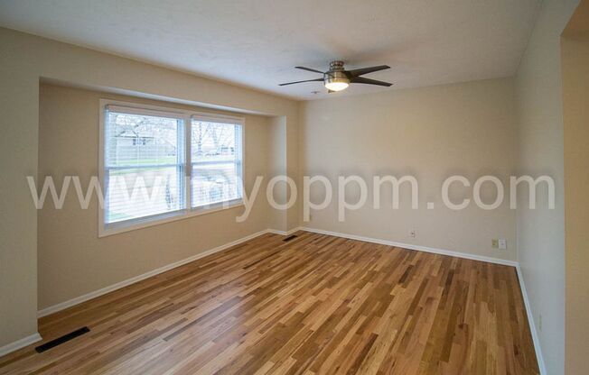 4 bedroom house with new appliances | 132nd & Center