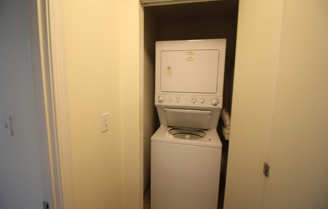 1 bed, 1 bath, 500 sqft, $1,800, Unit 3204