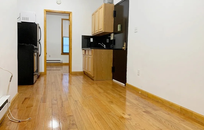 404 E 73 ST