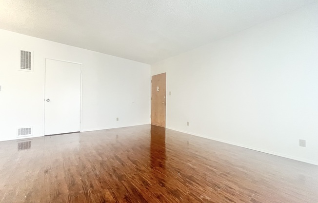 2 beds, 2 baths, $3,300