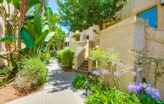 Spacious La Jolla Townhome in Desirable Woodlands South Community