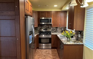 4445 Cartwright Ave Apt 306