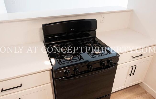 2 beds, 1 bath, 894 sqft, $1,599, Unit 04