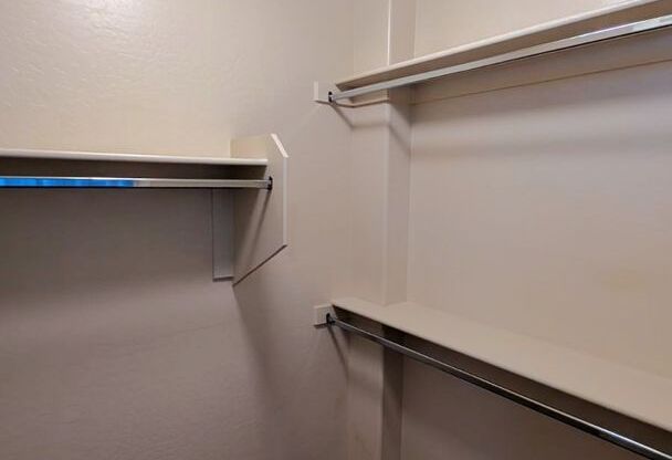 2 beds, 2 baths, $1,750, Unit Unit 2027