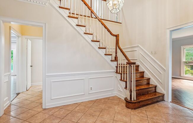 Magnificent 5 Bedroom, 4.5 Bathroom Bethesda Home with Huge Private Yard!!