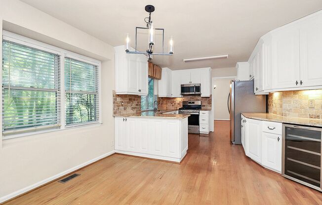 Large Olde Providence Home For Rent!