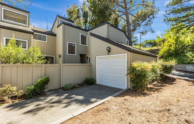 Beautiful Remodeled 3 Bedroom Townhome