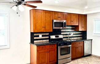 2 beds, 1 bath, $2,697, Unit 6