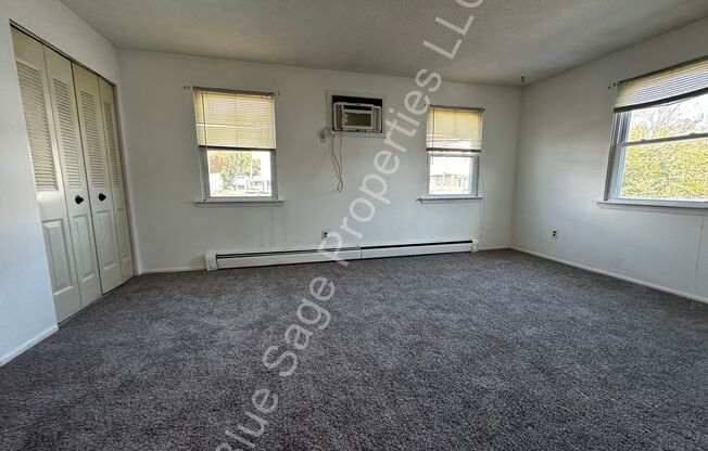 2 beds, 1 bath, 945 sqft, $1,295, Unit Unit B