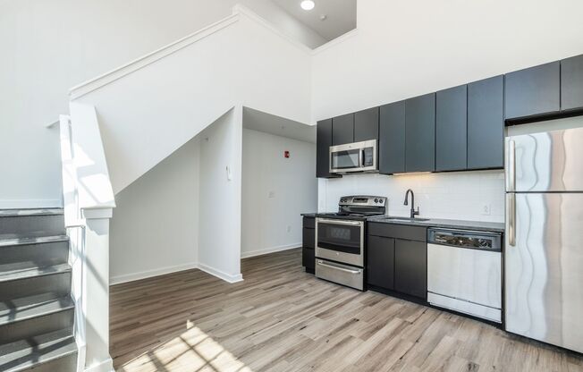 2 beds, 2 baths, 824 sqft, $1,745, Unit 19