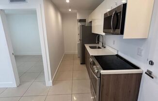 2 beds, 1 bath, 550 sqft, $1,995, Unit 829-310