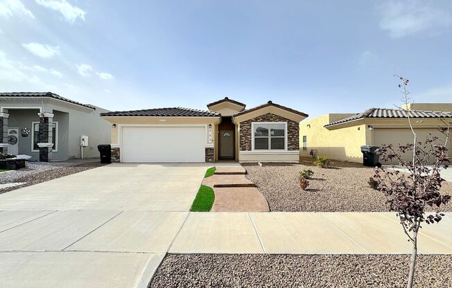 East El Paso 3 bed Refrig A/C