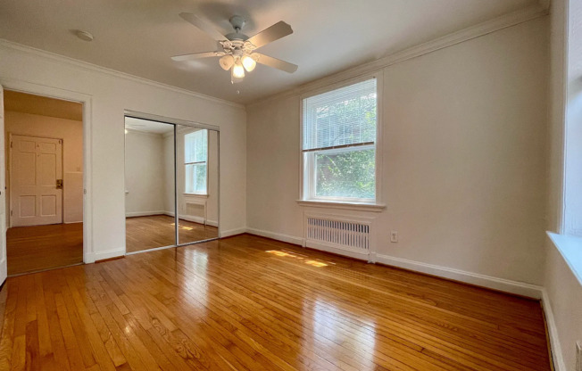 2 beds, 1 bath, $1,395, Unit 807-2N