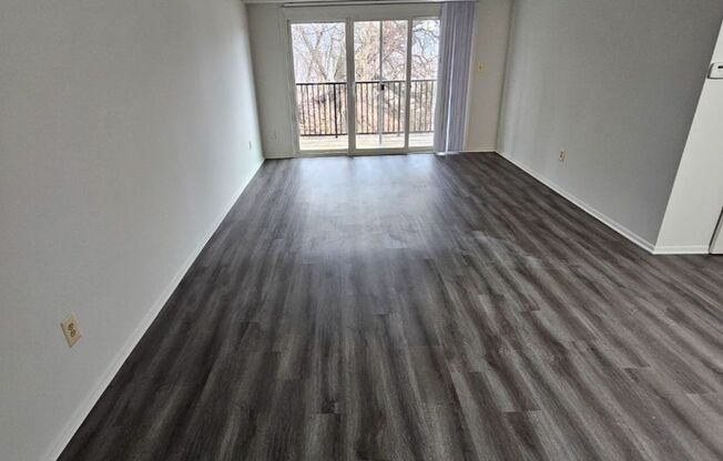 2 beds, 1 bath, 798 sqft, $1,315, Unit 0103-H