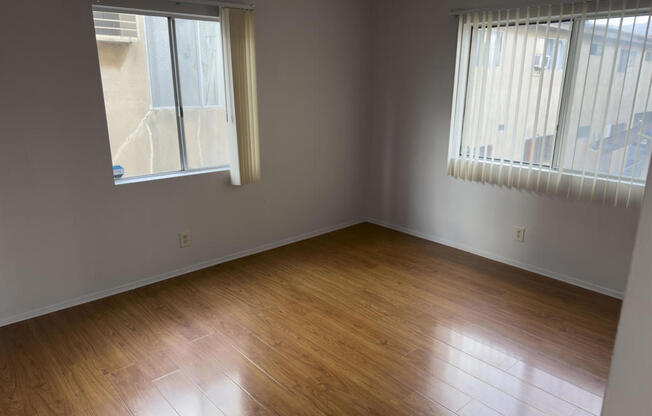 4412 1/2 PROSPECT AVE